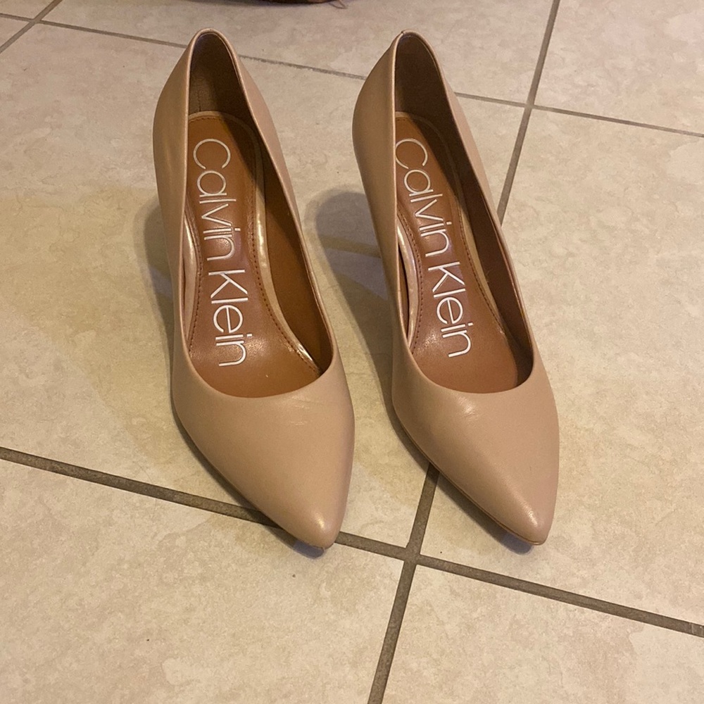 Calvin Klein Pumps lightly worn